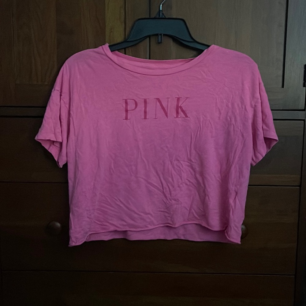 VS Pink Cropped Tee